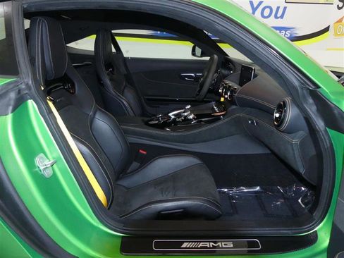 Used 2018 Mercedes-Benz AMG GT R image 9