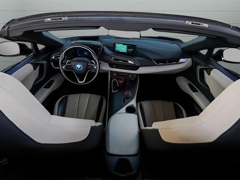 Used 2019 BMW i8 Roadster image 41