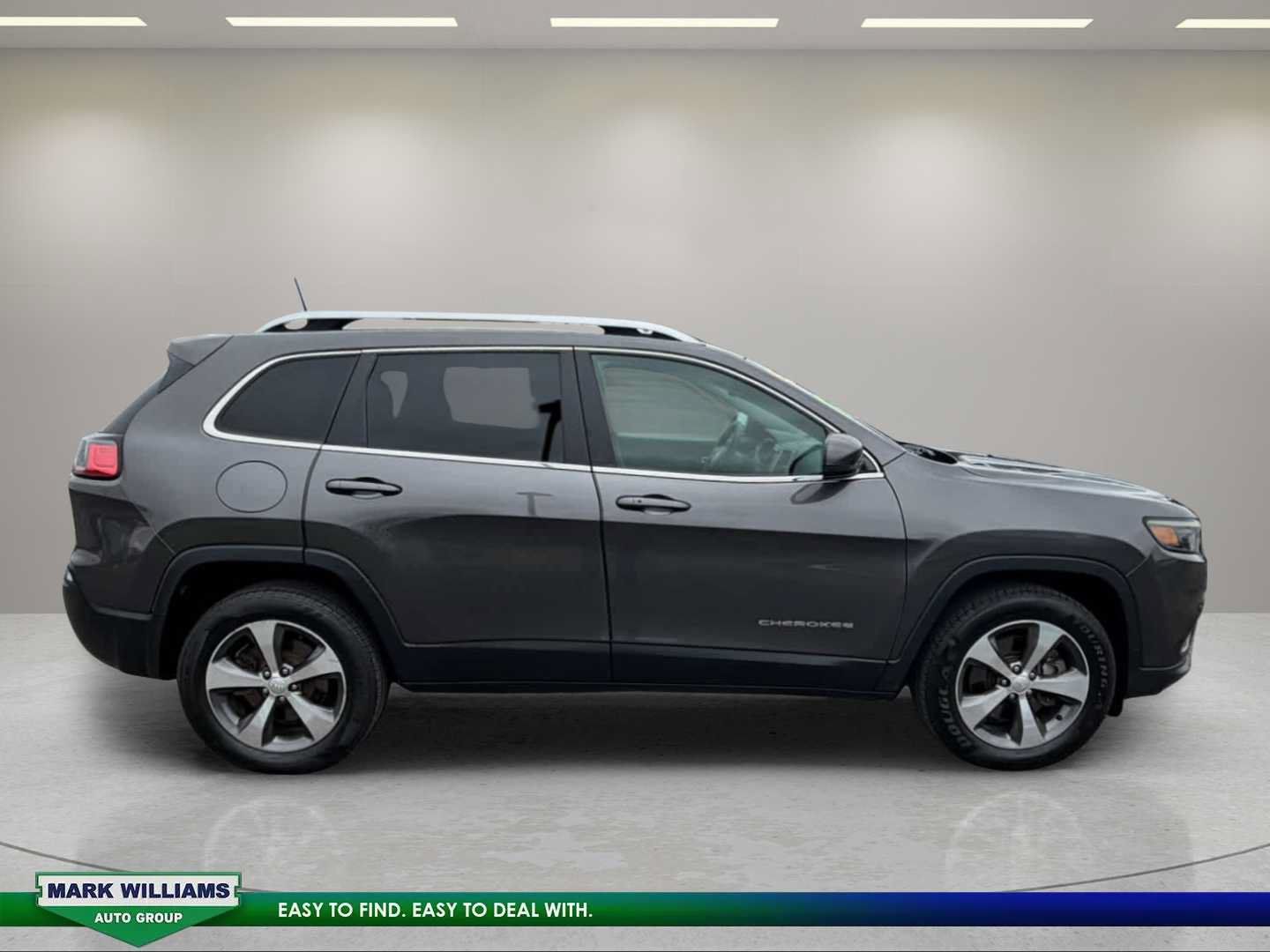 Used 2019 Jeep Cherokee Limited AWD/4WD image 5