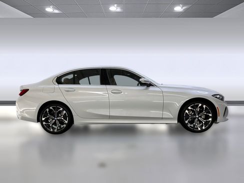 Used 2026 BMW 330i Sedan w/ Premium Package RWD image 7