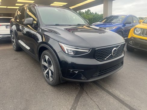 Used 2023 Volvo XC40 B5 Plus w/ Driver Assist Package AWD/4WD image 10