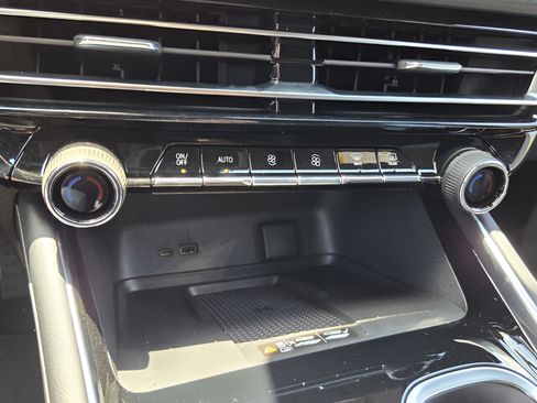 New 2026 Chevrolet Traverse High Country FWD image 21