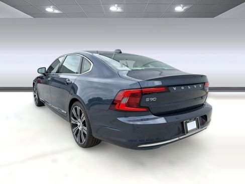Certified 2023 Volvo S90 B6 Ultimate w/ Protection Package Premier AWD/4WD image 3