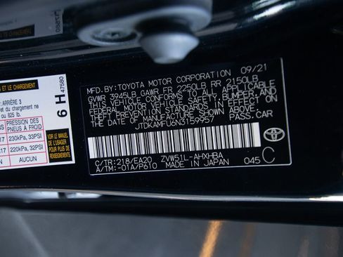 Used 2022 Toyota Prius XLE image 17