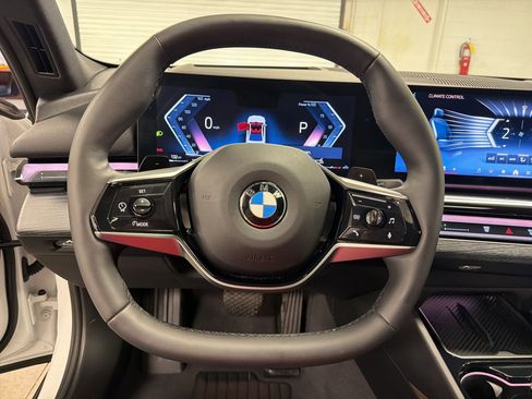 Certified 2025 BMW 540i xDrive AWD/4WD image 16