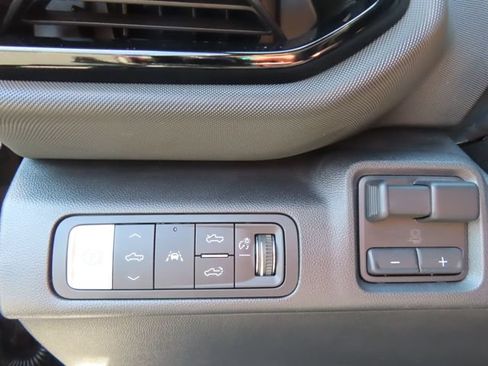 Certified 2025 Chevrolet Silverado EV RST AWD/4WD image 39