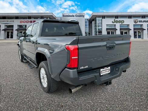 Used 2025 Toyota Tacoma SR AWD/4WD image 6