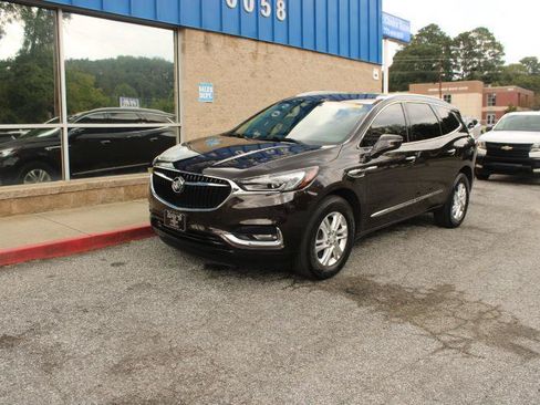 Used 2018 Buick Enclave Essence w/ Trailering Package AWD/4WD image 3