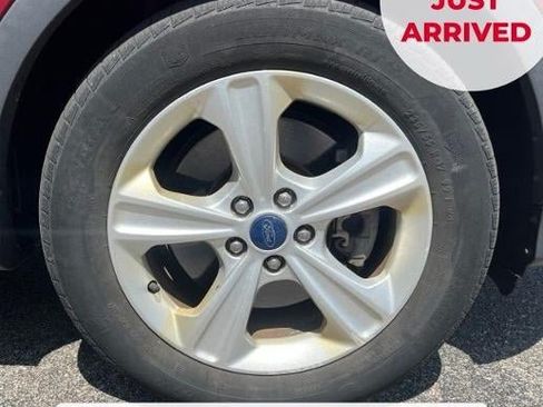 Used 2016 Ford Escape SE w/ SE Cold Weather Package FWD image 13