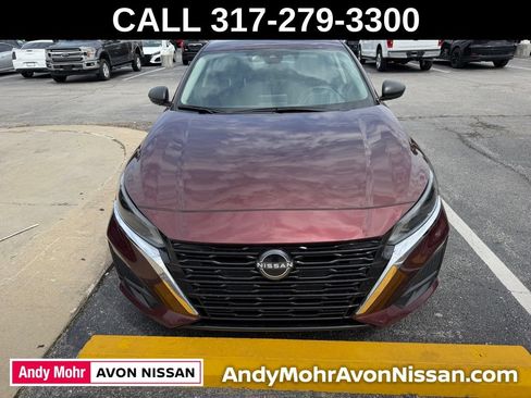 Used 2025 Nissan Altima 2.5 SV FWD image 2