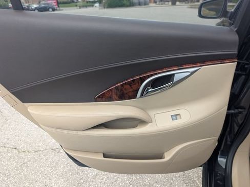 Used 2012 Buick LaCrosse Premium FWD image 18