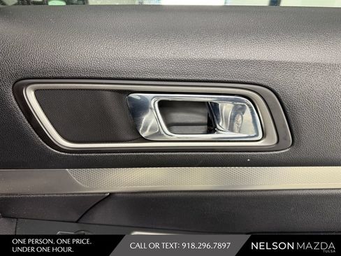 Used 2018 Ford Explorer XLT w/ Equipment Group 202A AWD/4WD image 48