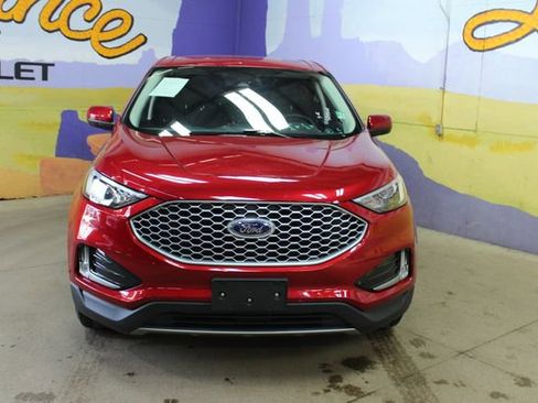 Used 2024 Ford Edge SEL w/ Convenience Package image 3