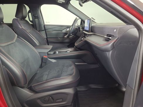 Used 2025 Ford Explorer ST image 23