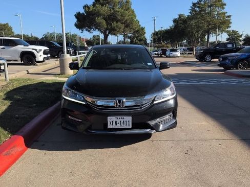 Used 2017 Honda Accord EX-L image 6
