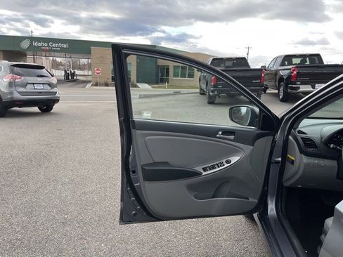 Used 2017 Hyundai Accent Value Edition image 24