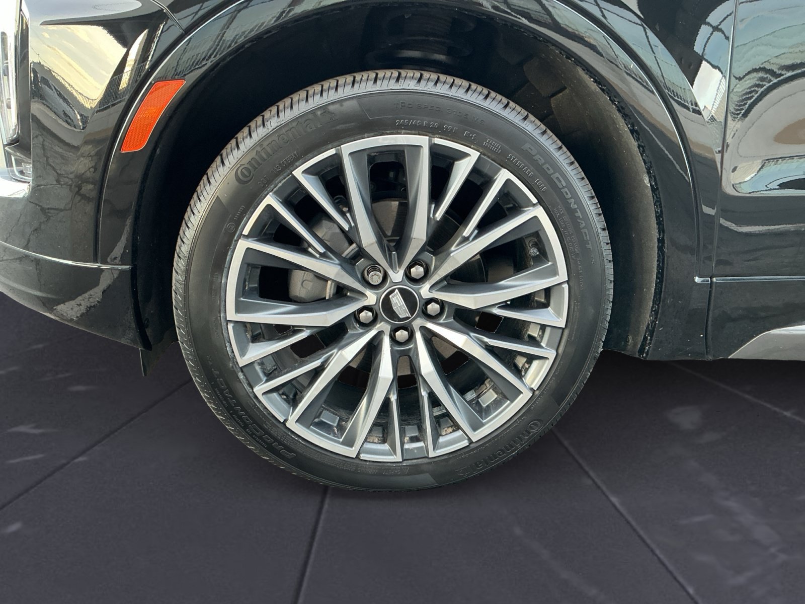 Used 2024 Cadillac XT4 Sport w/ Technology Package AWD/4WD image 13