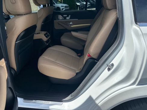 New 2026 Mercedes-Benz GLS 450 4MATIC image 23