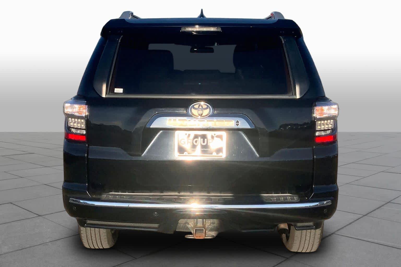 Used 2016 Toyota 4Runner Limited AWD/4WD image 4