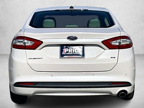 Used 2016 Ford Fusion SE image 4