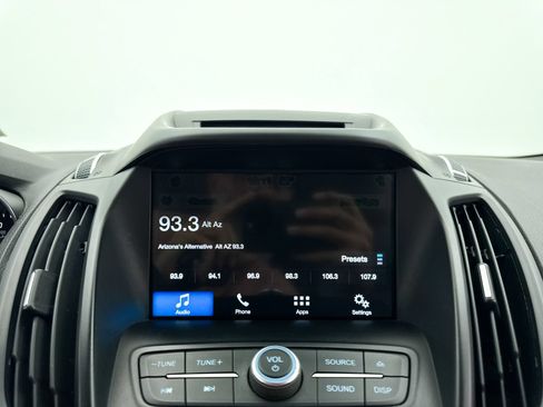 Used 2018 Ford Escape SE w/ SE Sport Appearance Package FWD image 16