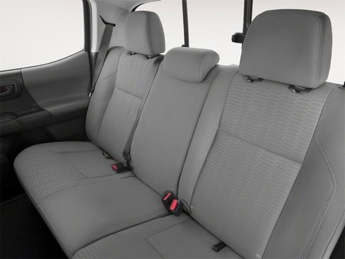 Used 2018 Toyota Tacoma SR5 image 8