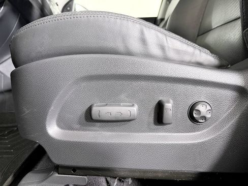Used 2017 Hyundai Santa Fe Limited AWD/4WD image 34