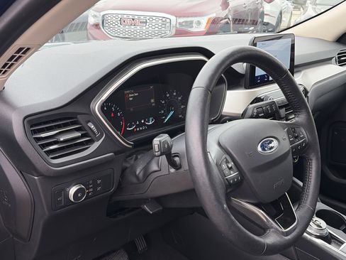 Used 2020 Ford Escape SEL image 19