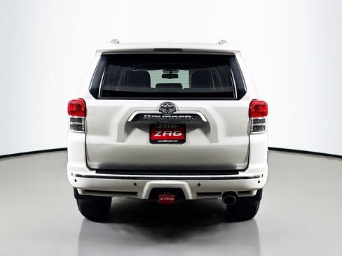 Used 2011 Toyota 4Runner SR5 AWD/4WD image 4