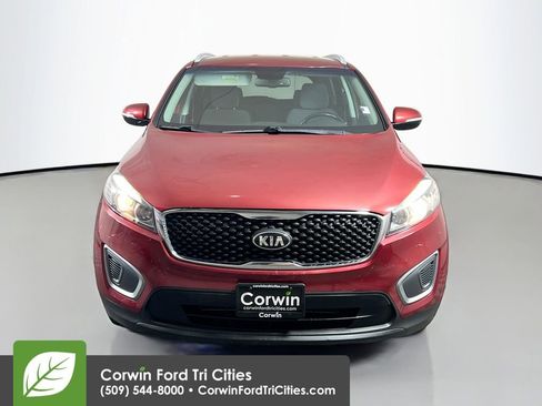 Used 2016 Kia Sorento LX w/ LX Convenience Package image 4