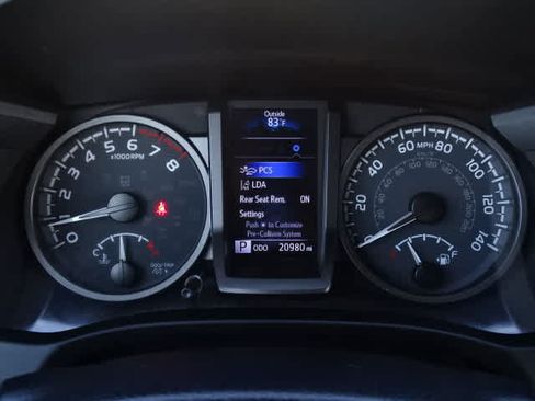 Certified 2023 Toyota Tacoma TRD Off-Road AWD/4WD image 25