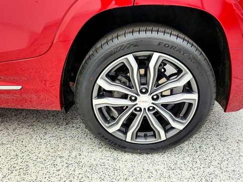 Used 2020 GMC Terrain Denali w/ Denali Premium Package FWD image 10