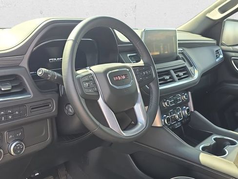 Used 2024 GMC Yukon SLT w/ SLT Premium Package AWD/4WD image 18