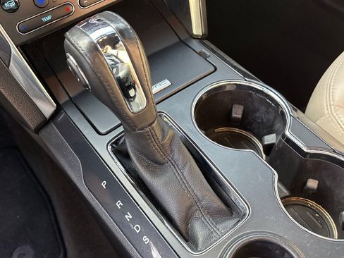 Used 2018 Ford Explorer Limited image 27