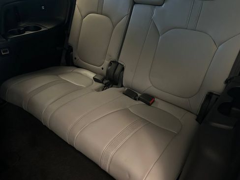 Used 2025 Honda Pilot EX-L image 15