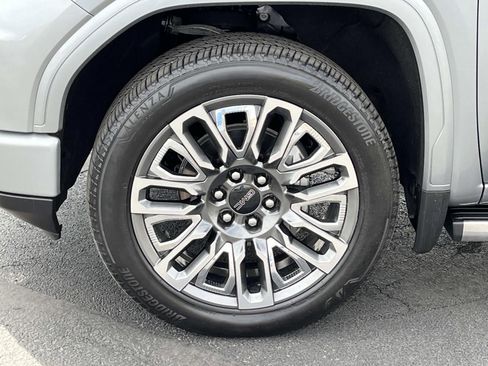 Used 2024 GMC Sierra 1500 Denali Ultimate image 12