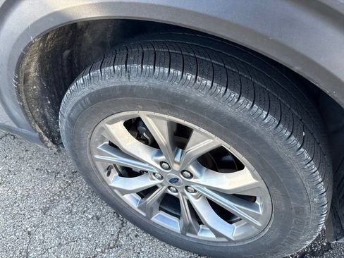 Used 2022 Ford Explorer Limited AWD/4WD image 19