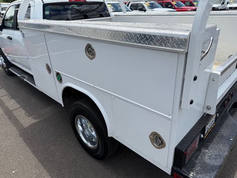 Used 2024 RAM 3500 Big Horn AWD/4WD image 16