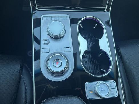 Used 2025 Genesis GV80 2.5T Standard image 16