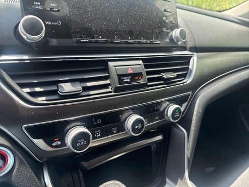 Used 2018 Honda Accord LX image 13