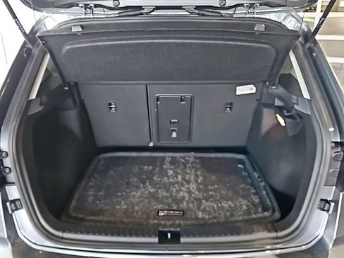 Used 2022 Volkswagen Taos SEL image 19