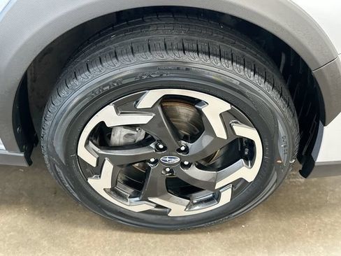 Used 2022 Subaru Crosstrek 2.5i Limited w/ Moonroof Package 2 AWD/4WD image 5