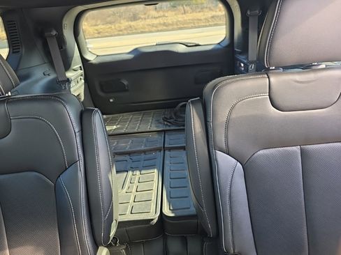 Used 2021 Jeep Grand Cherokee L Overland w/ Luxury Tech Group IV image 9