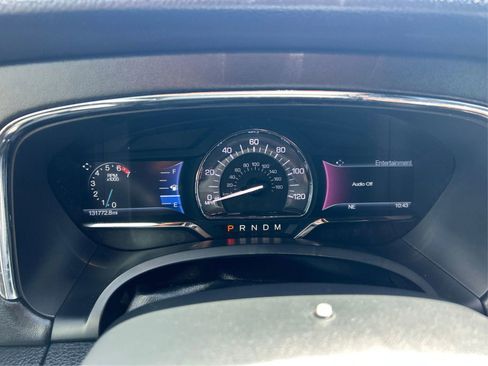 Used 2016 Lincoln Navigator Select image 17