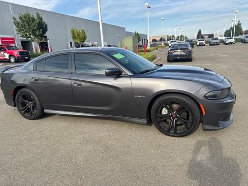Used 2022 Dodge Charger R/T RWD image 3