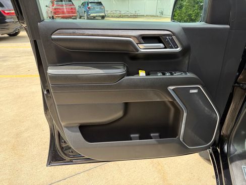 Used 2024 Chevrolet Silverado 1500 LTZ AWD/4WD image 9