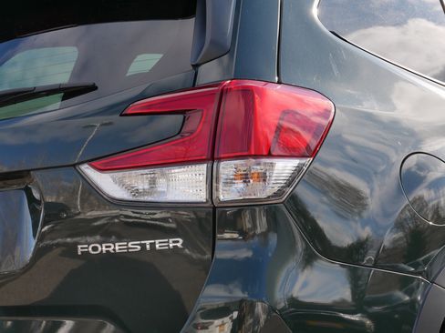 Certified 2022 Subaru Forester Premium image 17