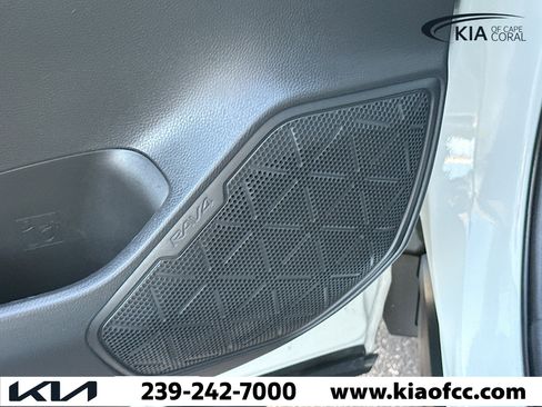 Used 2020 Toyota RAV4 XLE image 22