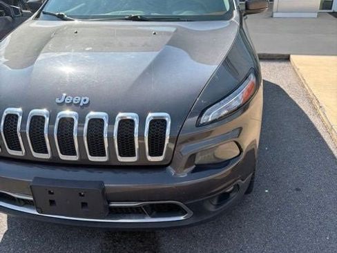 Used 2015 Jeep Cherokee Limited AWD/4WD image 2