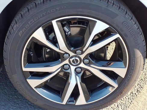 Used 2025 Volvo S60 B5 Core image 11